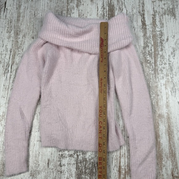 Off the Shoulder Baby Pink Sweater Barbie Core Bella Swan Core Sz M Major Label - Picture 9 of 10